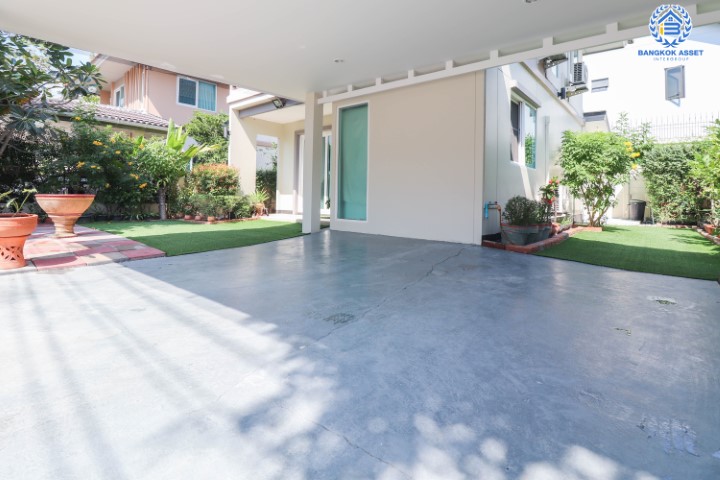 *****บ้านเดี่ยวมือสองนนทบุรี ม.คณาสิริ ชัยพฤกษ์-วงแหวน จากแบรนด์ชื่อดัง Sansiri บ้านสวย แถมเฟอร์นิเจอร์มายมาก บนเนื้อที่ 51.6 ตร.ว. มาพร้อมฟังก์ชัน 3 ห้องนอน 2 ห้องน้ำ จอดรถ 2 คัน แถมฟรี ! เครื่องปรับอากาศ 5 เครื่อง เติมเต็มด้วยสิ่งอำนวยความสะดวกครบครัน บนทำเลศักยภาพ ใกล้ถนนกาญจนาภิเษก และ รถไฟฟ้าสถานีคลองบางไผ่